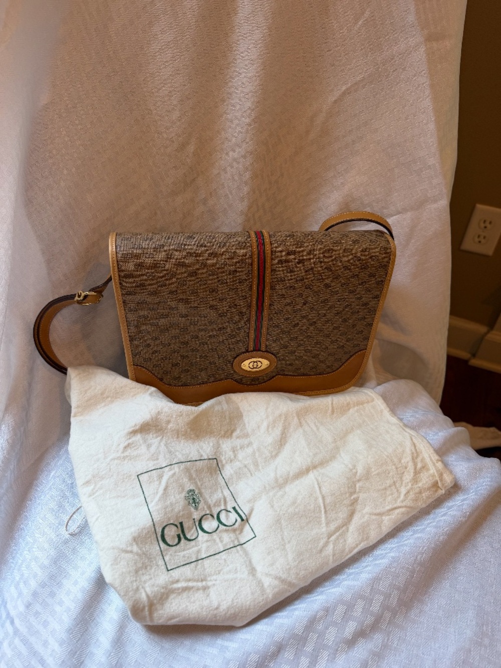 Authentic Gucci Shoulder Bag with GG monogram
